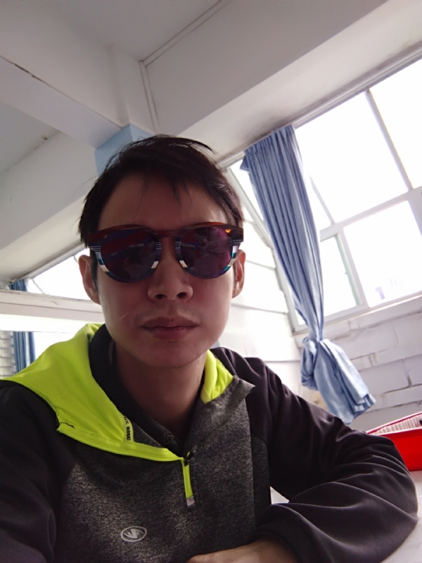五华移民男的第一张照片--马尾交友网