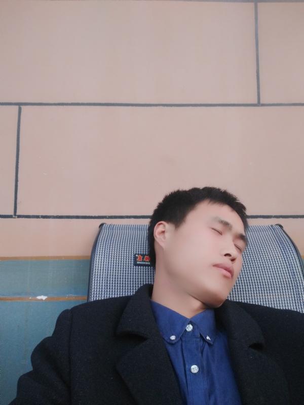 有钱爱情才能长久的第一张照片--马尾交友网