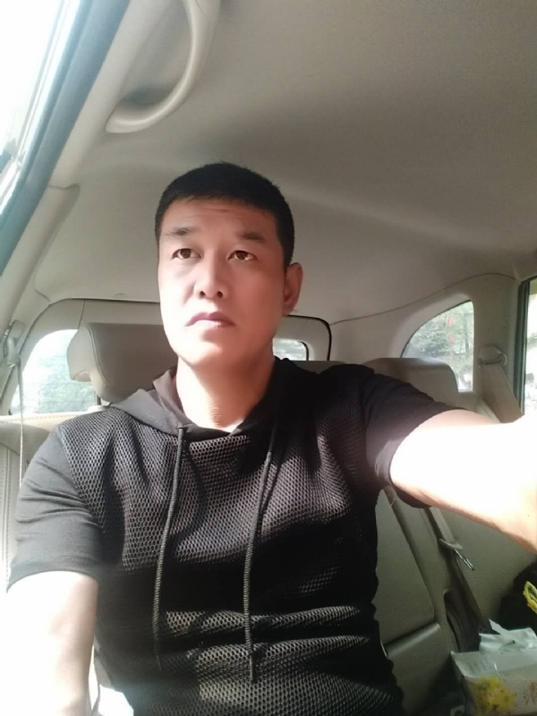 深爱的疯子的第一张照片--马尾交友网