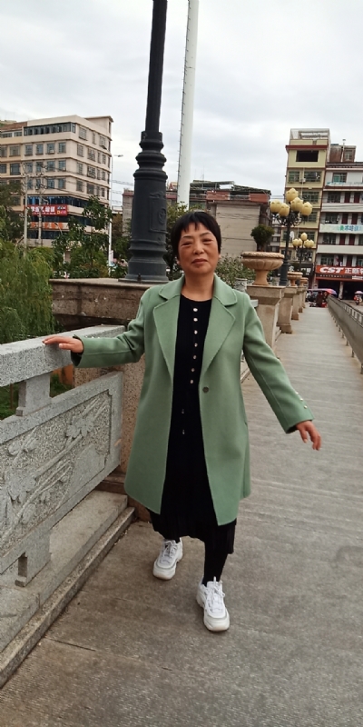小玲的第一张照片--马尾交友网