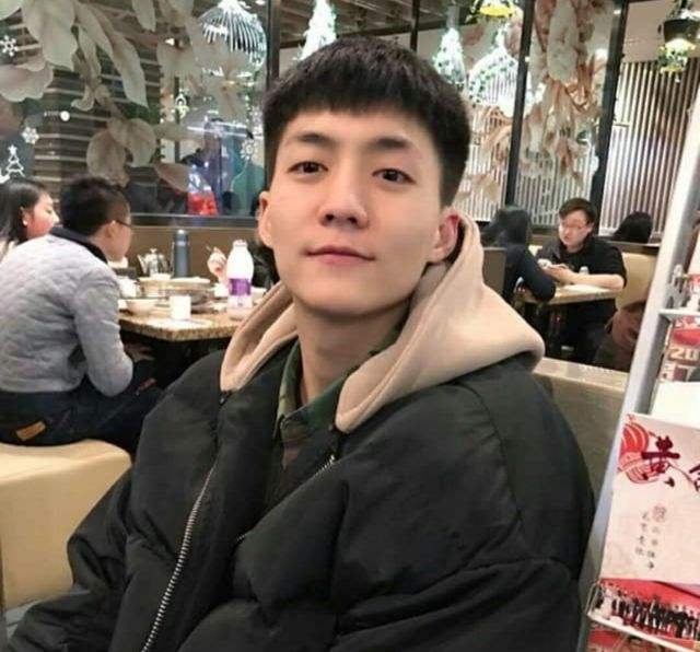 相爱的人的第一张照片--马尾交友网