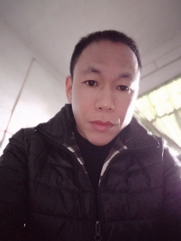 相信真爱的第一张照片--马尾交友网