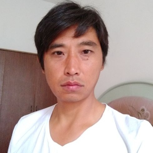 莞尔一笑的第一张照片--马尾交友网
