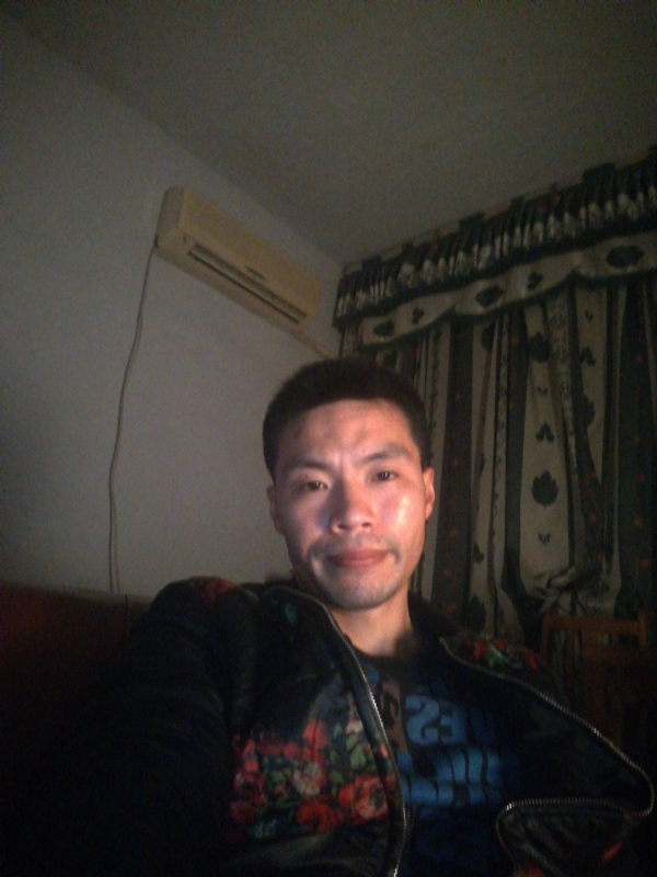 性情男儿的第一张照片--马尾交友网
