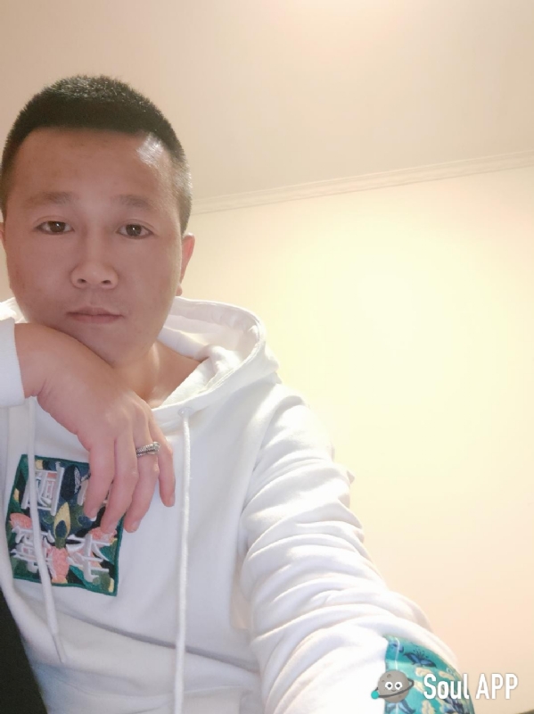 Away的第一张照片--马尾交友网