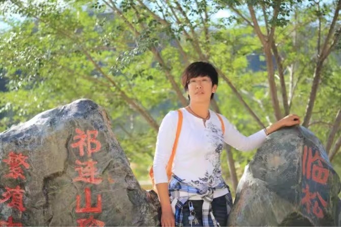 弱水河边青春草的第一张照片--马尾交友网