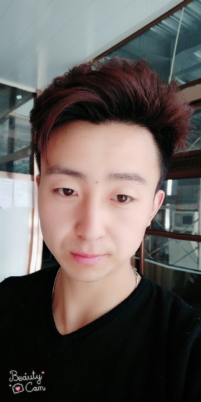拼命微笑的第三张照片--马尾交友网