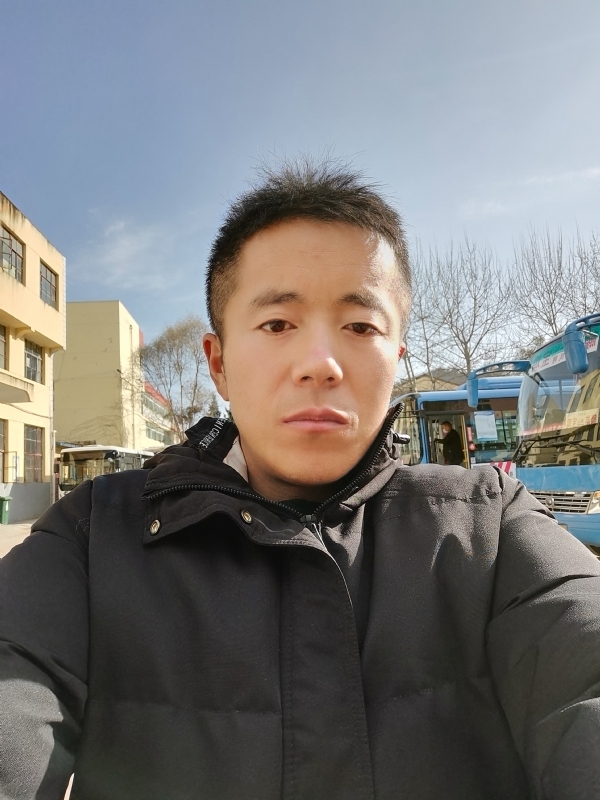 孤独的云的第一张照片--马尾交友网