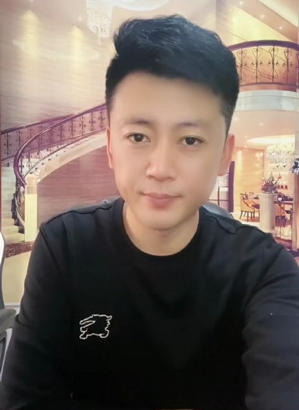 屋顶拾荒人的第三张照片--马尾交友网