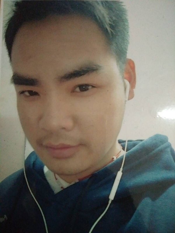 渴望爱的第一张照片--马尾交友网