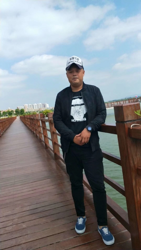 人生如戏的第二张照片--马尾交友网