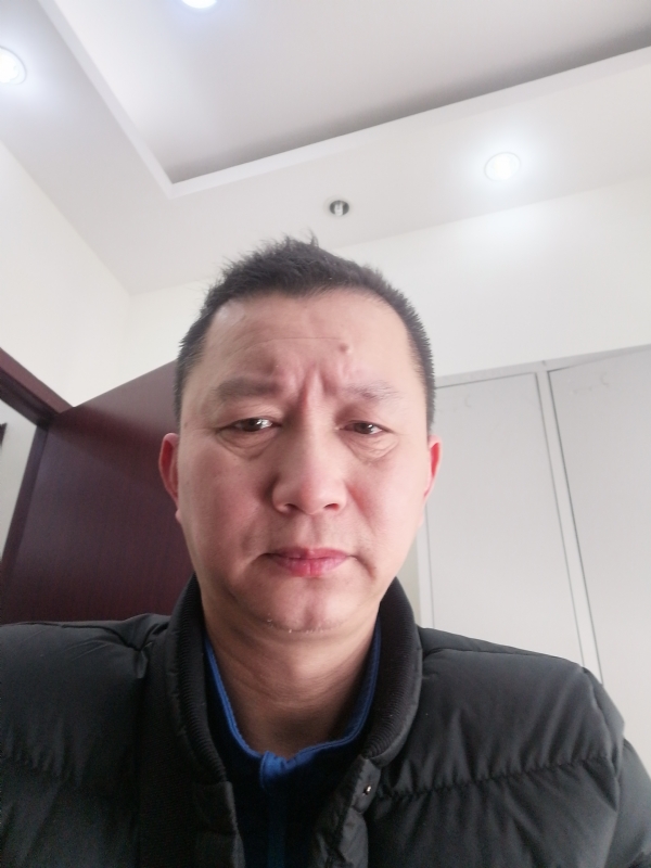 相视而笑的第一张照片--马尾交友网