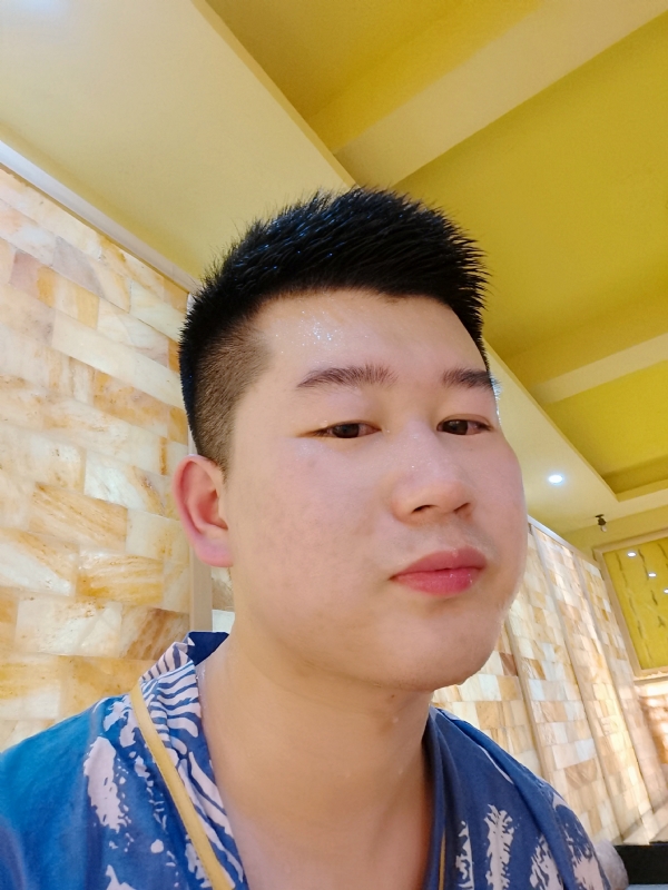 六月与阿十二的第一张照片--马尾交友网
