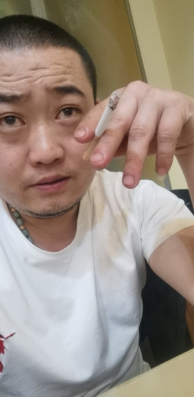 孤独的螃蟹的第一张照片--马尾交友网
