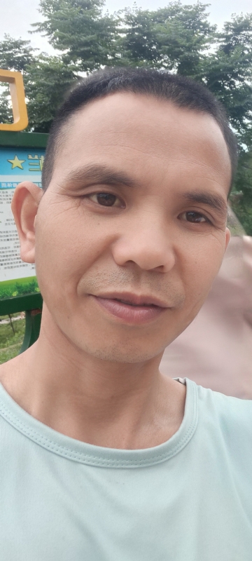 找个相爱的人结婚的第一张照片--马尾交友网