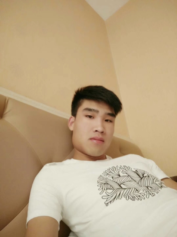 谁不曾孤单上路的第一张照片--马尾交友网