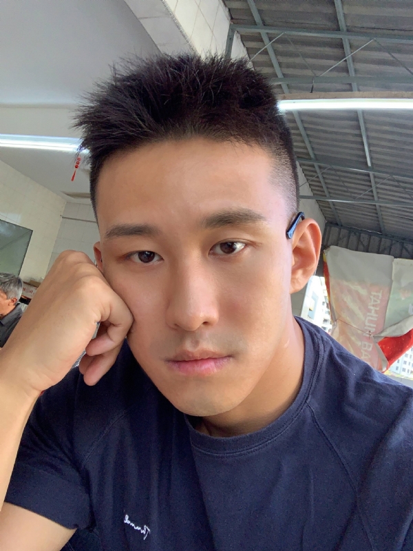 相见恨晚的第二张照片--马尾交友网