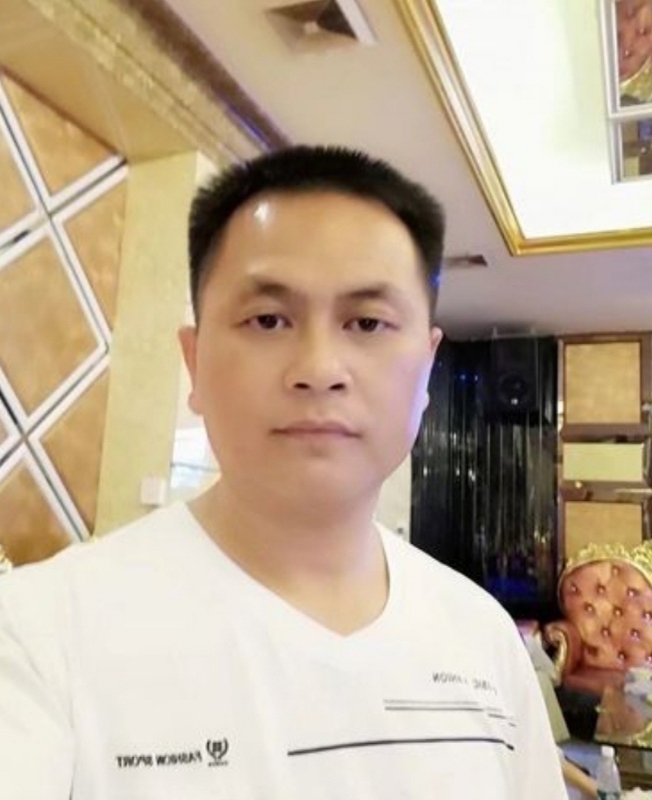 小梁的第一张照片--马尾交友网