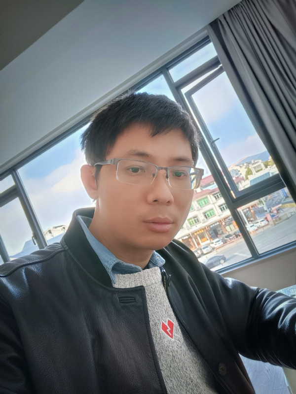 也许只是缺少一个拥抱的第二张照片--马尾交友网