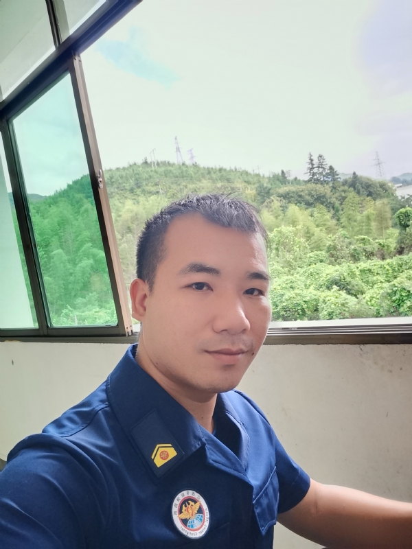 期待未来的第一张照片--马尾交友网