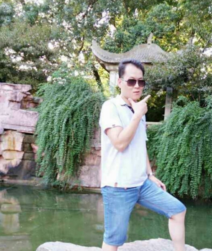 随缘的第一张照片--马尾交友网