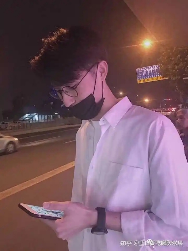 情圣的第一张照片--马尾交友网