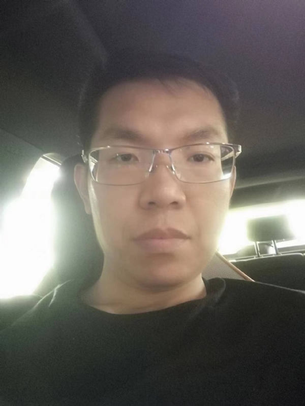 小黑包的第一张照片--马尾交友网