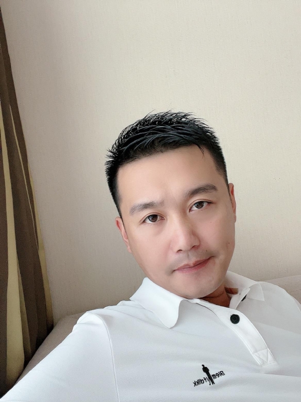 笑望人非的第一张照片--马尾交友网