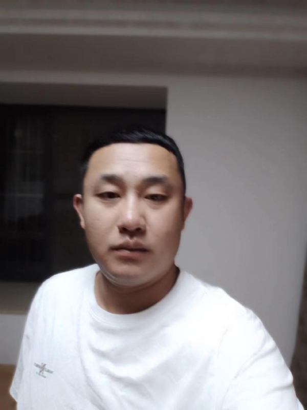 魔尊的第一张照片--马尾交友网