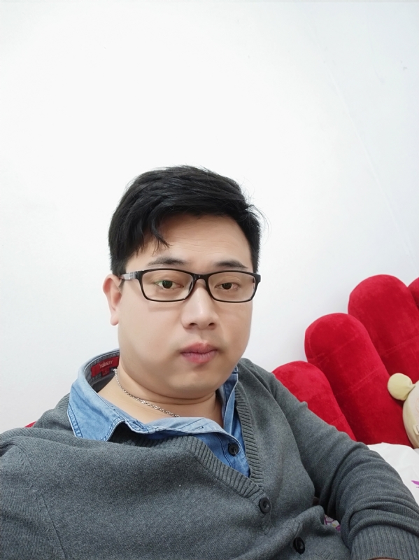 何必在亿的第一张照片--马尾交友网