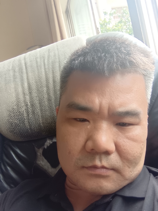 路人的第一张照片--马尾交友网