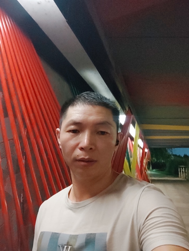 夜猫的第一张照片--马尾交友网