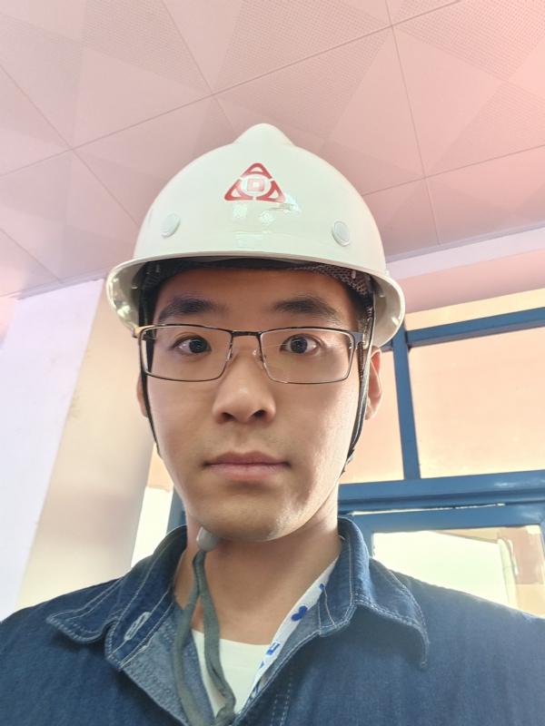 何鹏宇的第二张照片--马尾交友网