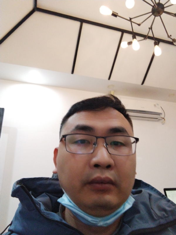 右手年华的第一张照片--马尾交友网