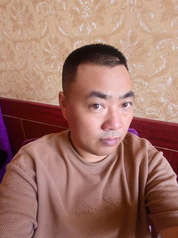 擦亮眼睛向前看的第一张照片--马尾交友网