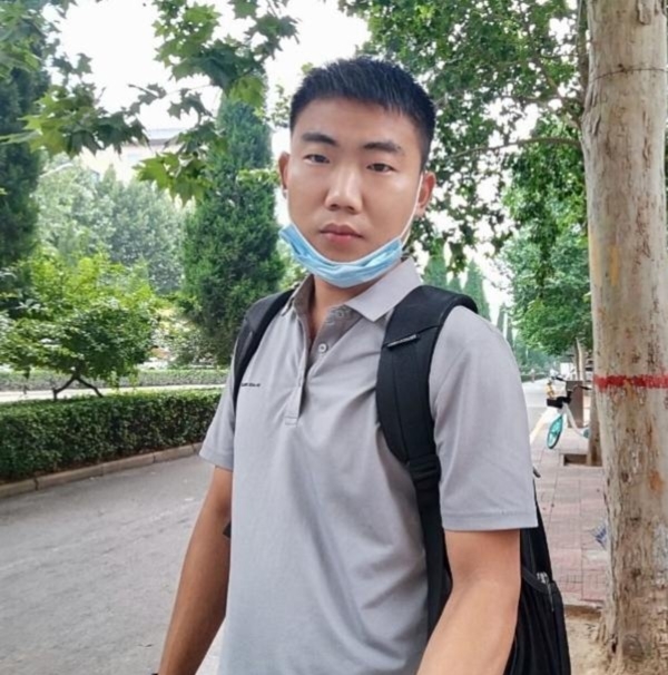 90年男征婚的第一张照片--马尾交友网